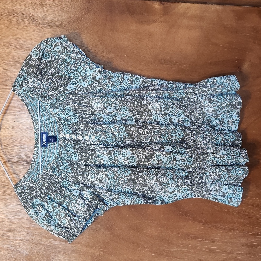 Women's Izod shirt sz S